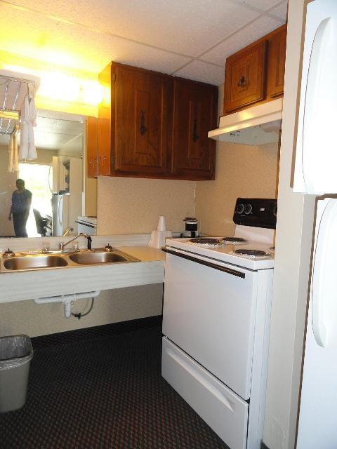 Red Carpet Inn Terre Haute Room photo